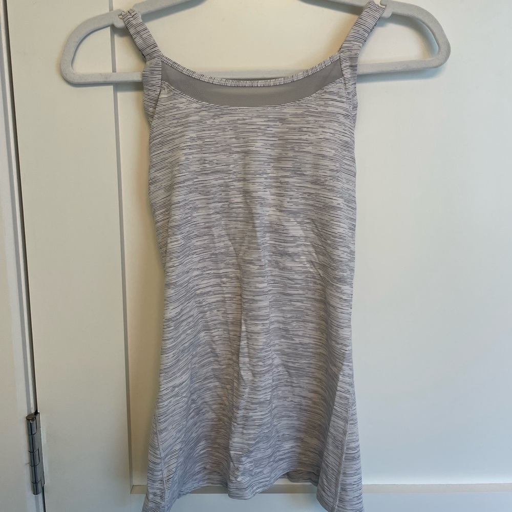 Lululemon tank size 4